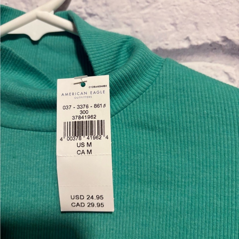 New American Eagle Top Medium and Large - Picture 10 of 12